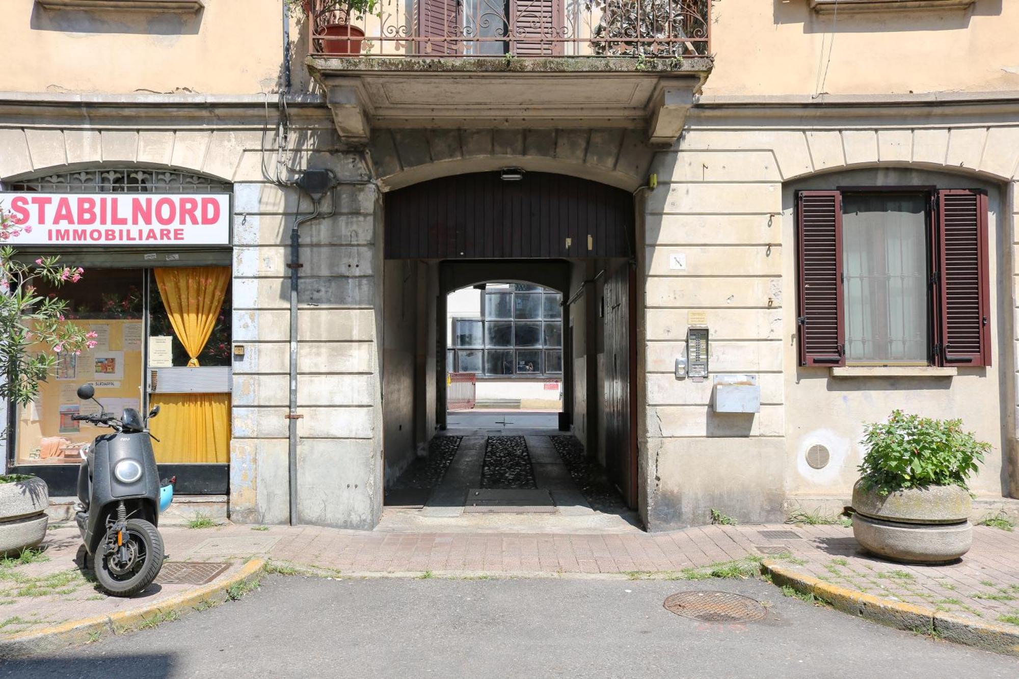 Along The Canal Smart Flat Naviglio - 4 People Corsico Exterior foto