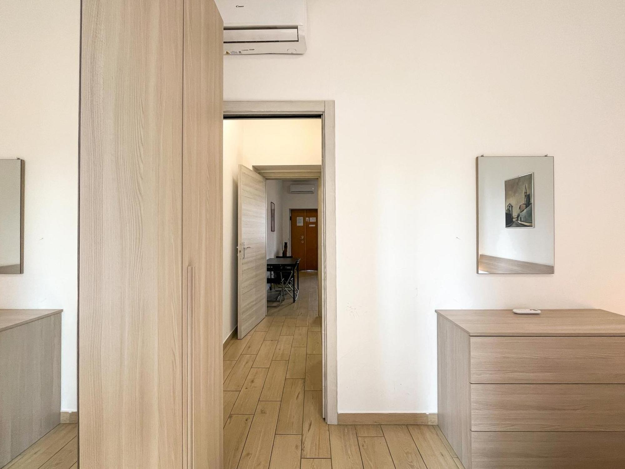 Along The Canal Smart Flat Naviglio - 4 People Corsico Exterior foto